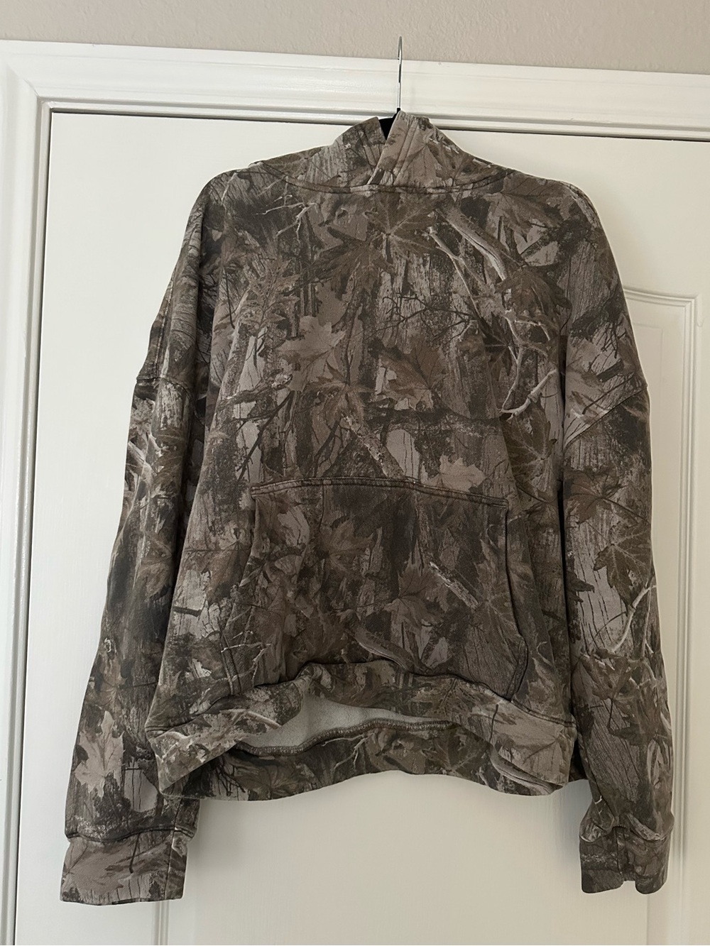 Hollister camo sweatshirt